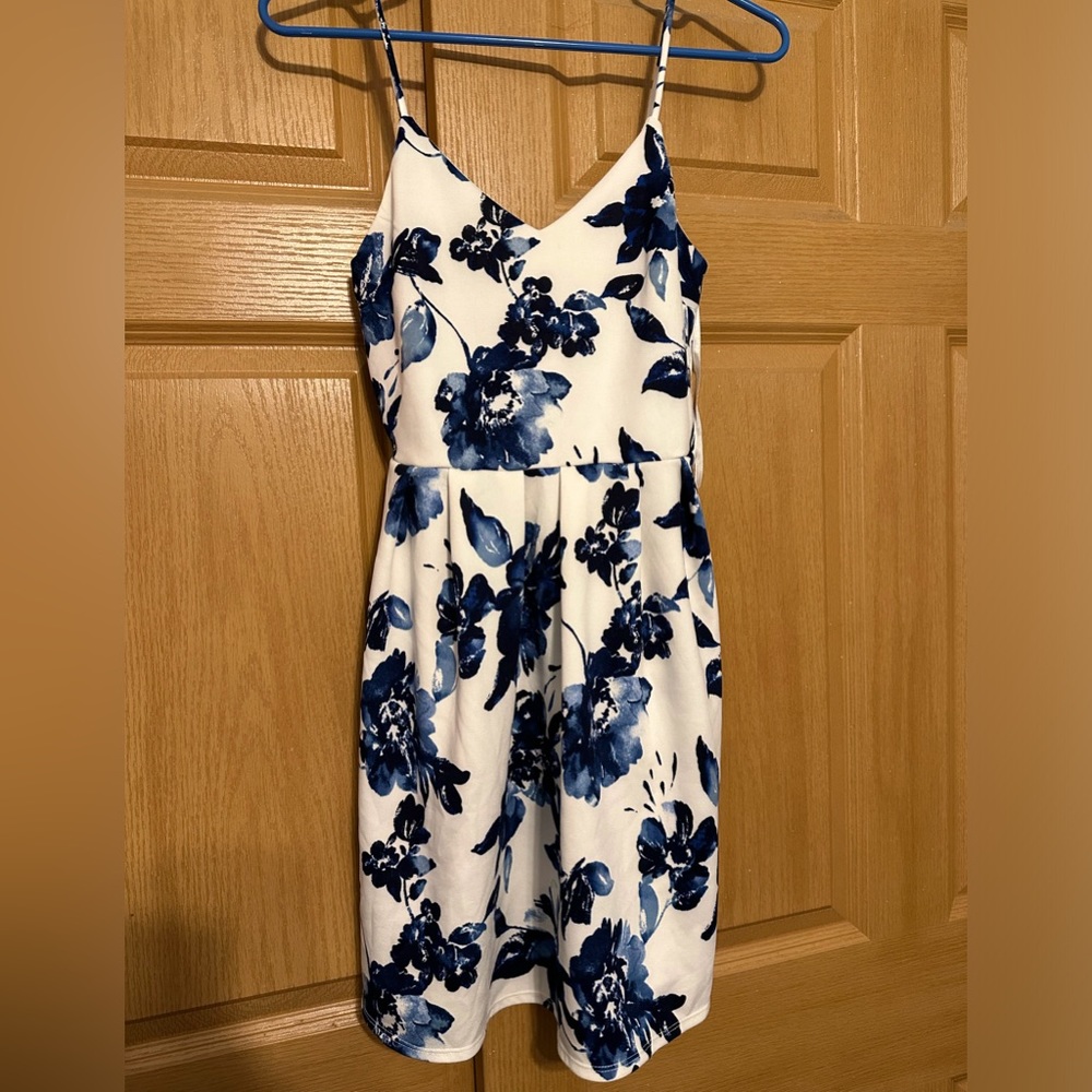 Monteau Los Angeles Spring Dress